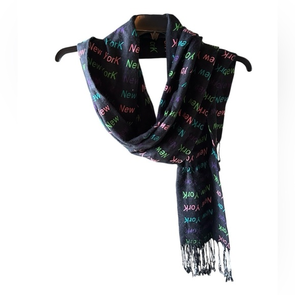 Pashmina Black New York Scarf with Fringed Ends - Picture 1 of 2